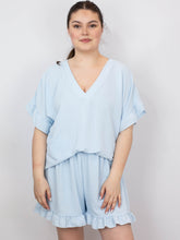 Bluse med flæse - Brystmål 130cm